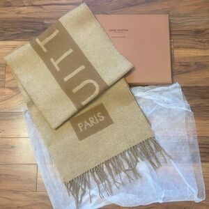 Authentic Louis Vuitton Baroda Cashmere Scarf w/ Box